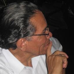 juliocarmona1's profile picture. Del mismo modo que el día
nunca cambia de persona,
eso hace con su poesía
su amigo Julio Carmona.