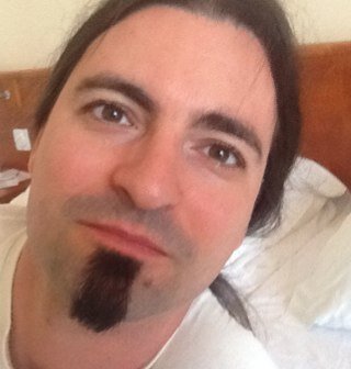 Paaszti's profile picture. lelkes apuka, metalhead és amatőr csillagász, a drótszamár lovagja na meg egyebek