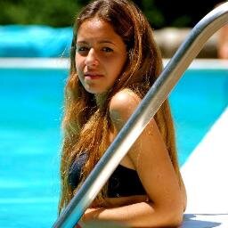 big fan of @danapipa and @inesbenfeitas , 15 years old and my name is mariana filipa, want to know more about me? follow me ◘