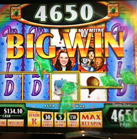 love to play slots? let's talk about the jackpots!