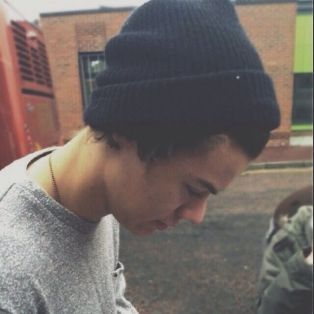 spare account so enjoy your free follow - please follow me on @mcquiggersx