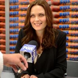 Emily Deschanel is the best! It should be a model for everyone! LOVE @emilydeschanel