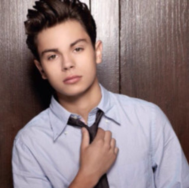 I'm Jake T. Austin from ABC Family's The Fosters'. Single. [roleplay]