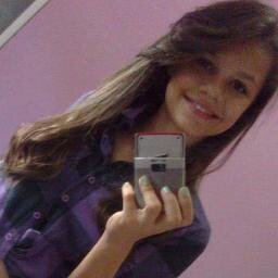 Sou ciumenta, boba, insegura, carinhosa, mandona, orgulhosa, irônica, sonhadora, exagerada e dramática. Gostou? Follow-me. *o*