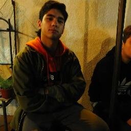 Hola,tengo 17 años practico snowboard y me gusta la fotografía eso :) Sigueme y te sigo