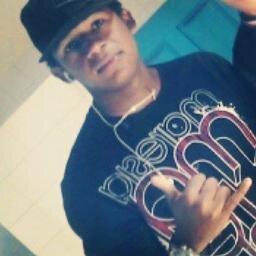 - tiipo eu só quero curtir a vida …
• eu so qro ser feliiz :D
• levαr α vidα numα boα (ý)
• curtir os bons momentos, e me esquecer dos mαus :)