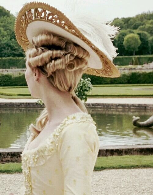 CorsetsAndGowns's profile picture. Lady Marionette Reveler. I cannot be of much use, as you see I am dead. struck down by a mythical creature in the time of 1762. {BBC Being Human Roleplay}