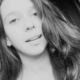 diianalira's profile picture. Sociedade: aquela que só sabe mandar você ser o que é conveniente pra ela.