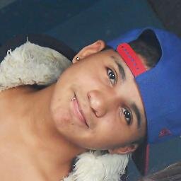 ' É que deus fez a cabeça acima do coração , para que o sentimento nunca ultrapasse a razão ... ' ♪♫