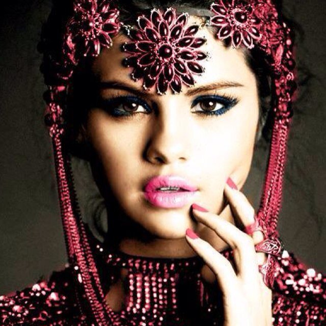 I'm Soraya. Selena Gomez→Selenator♥ Debby Ryan→Deboralien♥ Bella Thorne→Bellarinas♥ Demi Lovato→Lovatic ♥ P.S ~ I'm Just an 0rdinaly Girl :3♥.