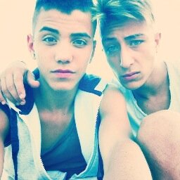 Tijdje onberijkbaar alleen op twitter
17 jaar / mbo 3 
Follow is follow back
Yound wild and free !
