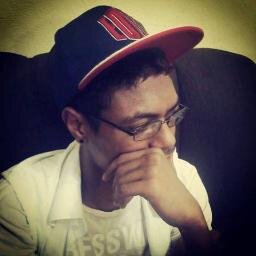 De-Costa,toco guitarra  canto em uma banda de Hardcore,PopPunk,PunkRock aki o Nome do twitter @ROCKNeverAlone
Segir lá seguimos de volta