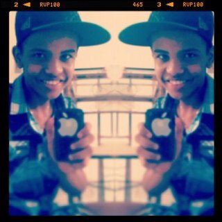 A SORRIR EU PRETENDO LEVAR A VIDA...
  http://t.co/9FYfhANsla