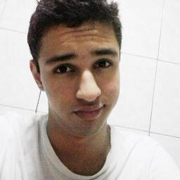 Thii , Deus , Mae , amante de @selenagomez ; )