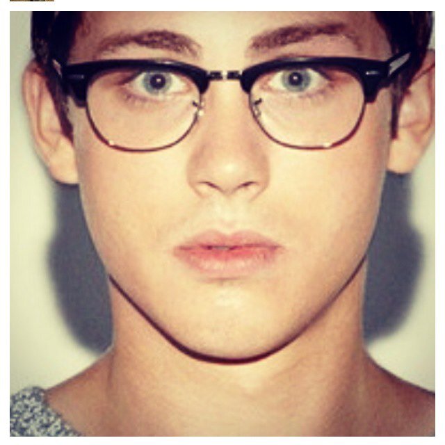 Logan Lerman, Jake miller and Austin Mahone fan!