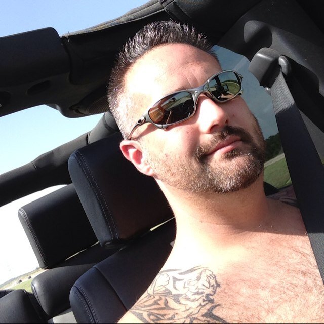 dsthomas's profile picture. A kinda geeky, fun, sociable guy.