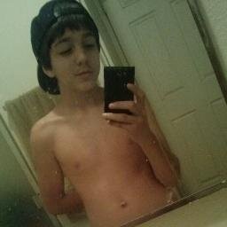 Levi_killz's profile picture. roll blunts all day Gee