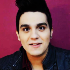 você é o meu motivo pra sonhar, você é o sol que me faz acordar, você, você é tudo tudo pra mim @luansantana ♥