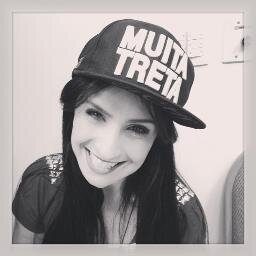 Esse é um twitter para todos as fãs da @LydiaMoises. Vou twittar alguns trechos das musicas da Ly. Sou do RS, sou menina, evangélica, e claro fã da linda da Ly!