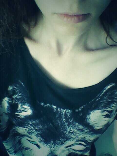 Fragile0Broken's profile picture. ~diagnosed Anorexia~diaries of a never fitting freak~[5'10]~age17~CW:125|GW1:115|~