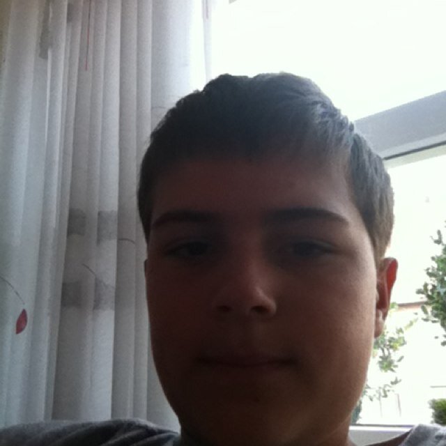 Hockey,dj,hetlover groep 8, 12jaar Ps3 online Timberboom volg ook @djhittim en @timberboomps3