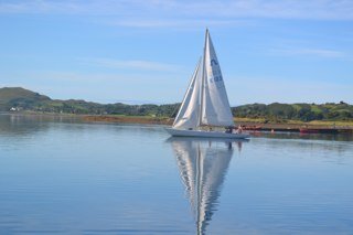 Hill farm with waterfront. Beautiful holiday houses, fantastic views and pontoon for your own boat. Great for relaxing, walks, and celebrating with family.