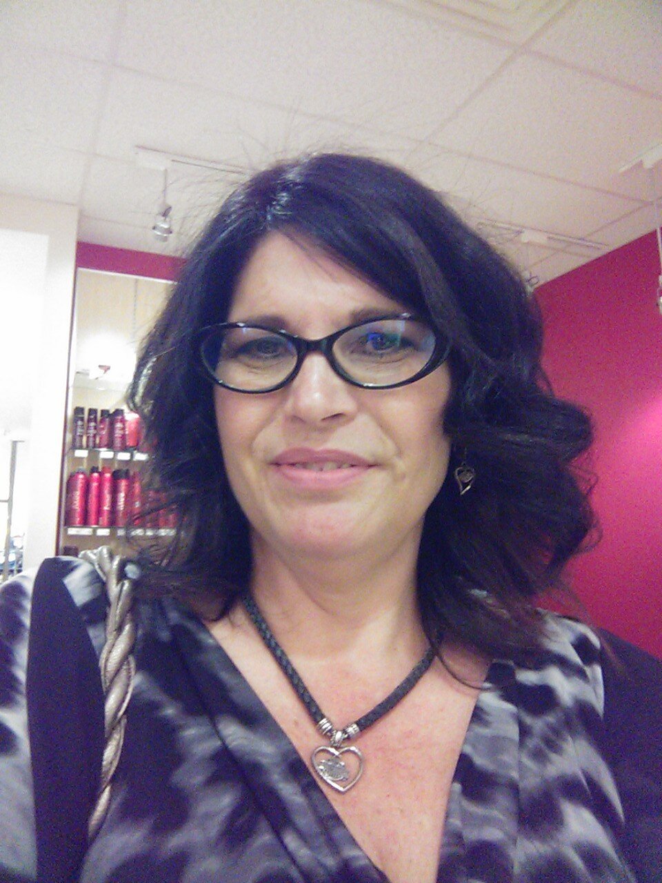 Harris8600Angie's profile picture. God loving Hair styling Cat caring girl.