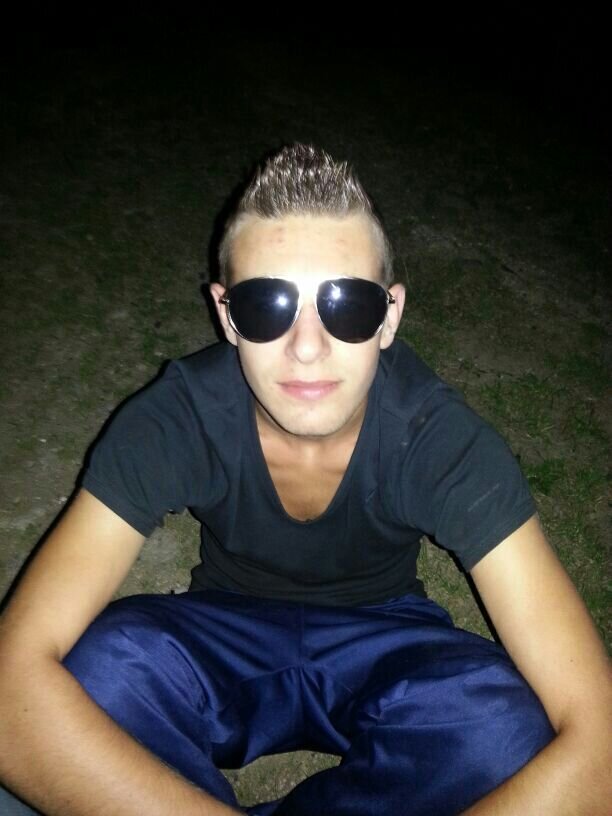 feesten, havo 5, 15jaar,wedstrijdzwemmen, chillen.