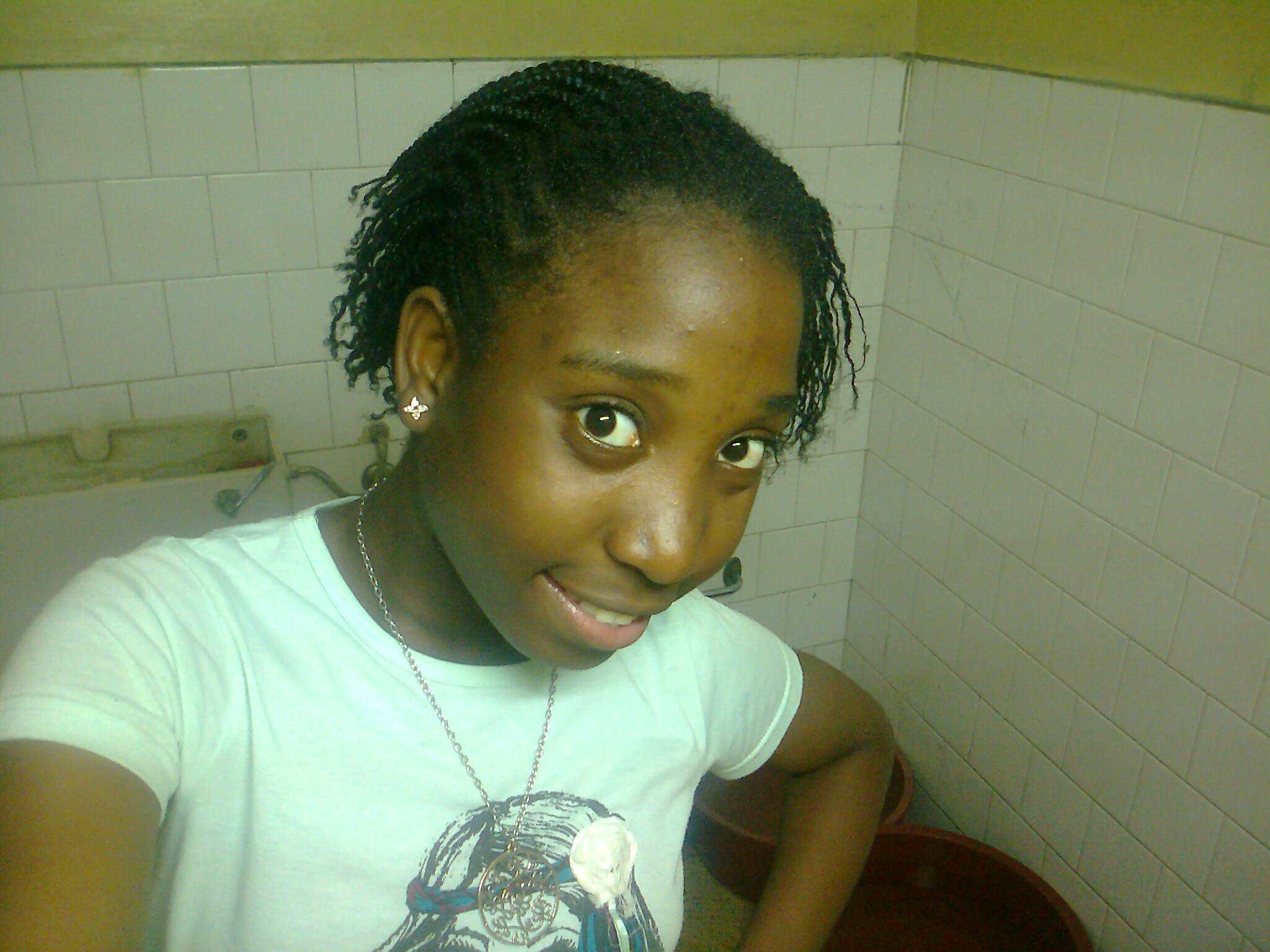 Like to have fun , love to laugh with friends to .competitions above all games , .sightseeing make new friends.so follow me