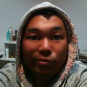 YO! 俺はラッパー、仲間内じゃ下っ端ー、ヘアスタイルはカッパー、梅干食ってスッパー、開いてるジッパー、キメてるハッパー、今じゃただのラリパッパー、YO YO!