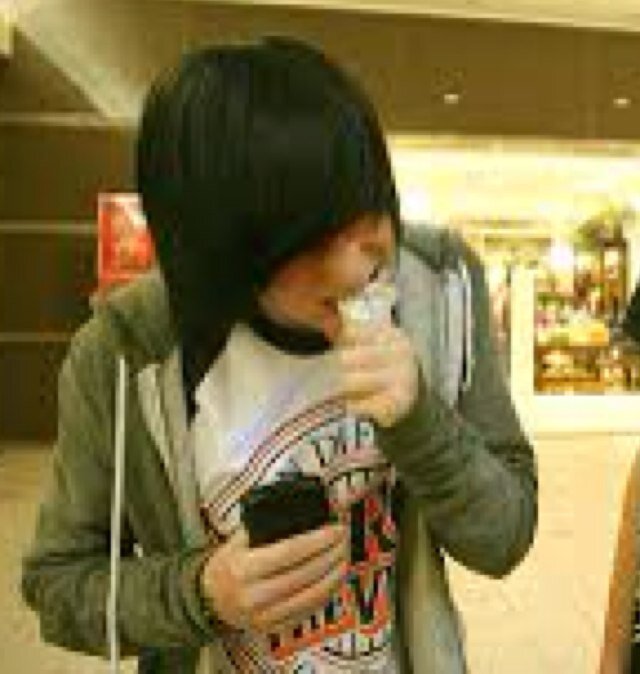 Hi..im chris, i love botdf, thbreak, bvb, tokio hotel, the used and lots more :) im 17, single :)