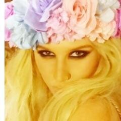 LAZERBEAMZ
http://t.co/iUpqtogOS5   Fan$ de @keshasuxx en  Venezuela!!
