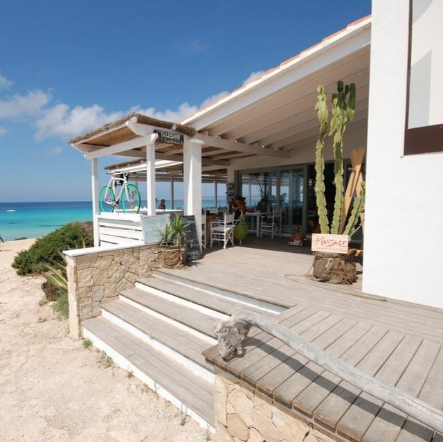 Beach Club & restaurant open for lunch, sun-downers & dinner. Specialized in weddings & events. Situated in Migjorn beach, for expert skippers only.