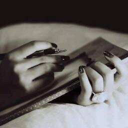 مهما حاولو إبعادكَ عَن أحلامك .. تأكّد أنها بـ/ إصرارك عليها { قريبه} ♥... k s a