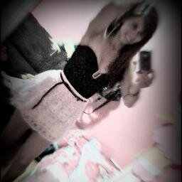 17/05, Chata, Orgulhosa, Dramática, Irritante, Implicante, Carinhosa, Louca, Irônica,Bipolar Maas porém MtoMaisMtoo #Feliz msmo! ♥'