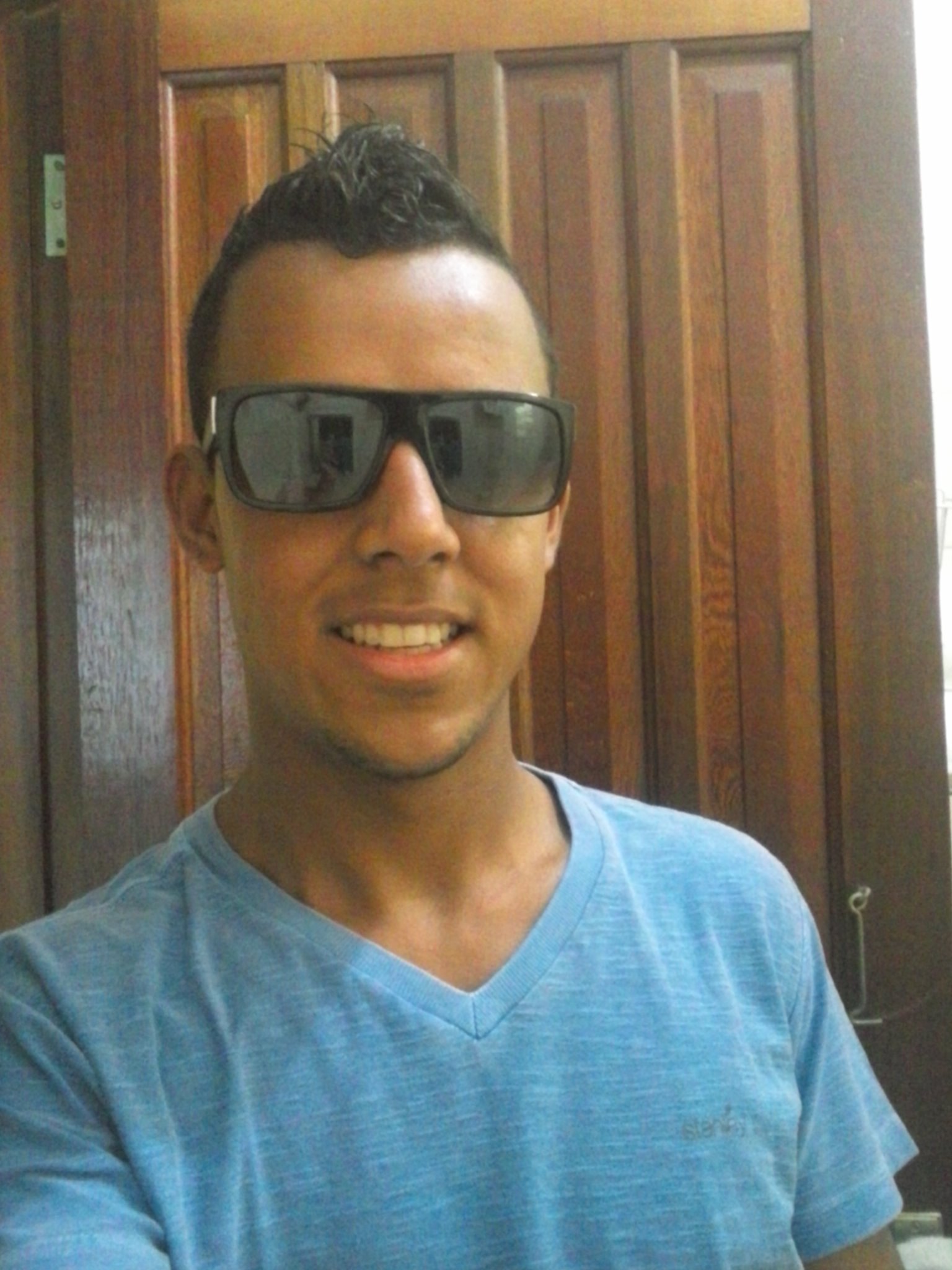 19 Anos,Estudante,Boleiro,Pagodeiro,Futuro Pogramador !