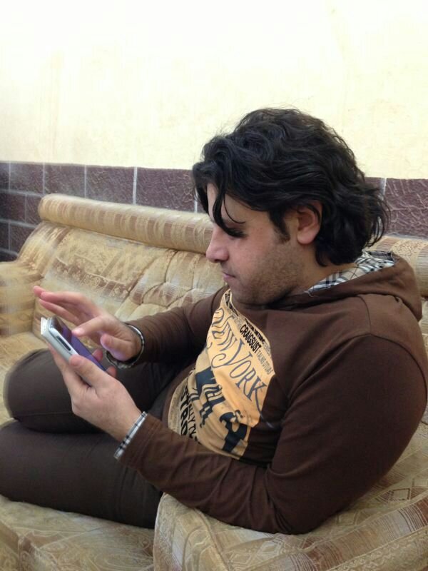 ‏‏تريد أنت من الحياة كلّ شيء
“و لا أريد أنا منها شيئاً “غيرك
تحتاج لأن تحقّق فيها كلّ أحلامك
و أحتاج أن أحقّق فيها حلماً واحداً ليس إلاّ أنت
