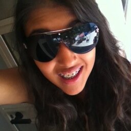 HI!!!!My name is Lucrezia.I am a Directioner!
Follow mw and I follow you!!!