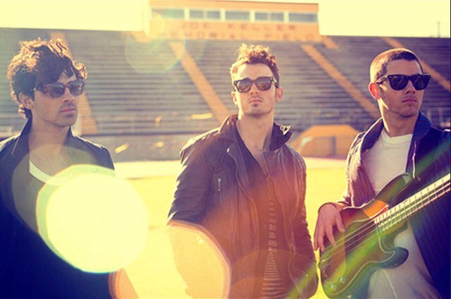 The Jonas fan twitter site. All jonas news will be posted here. Do you love Jonas? Then follow us! We follow back!