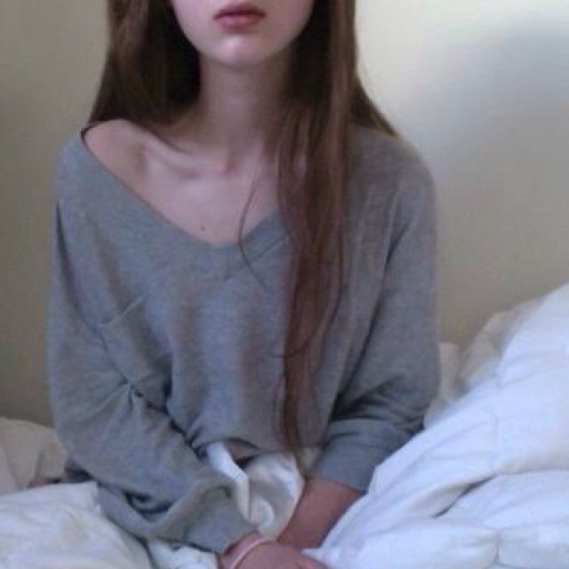 Llevo en esta mierda 4 años y lo que me queda. Intenté salir de esto pero ana y mia no me dejaron. SI NO TE GUSTA NO ME SIGAS. Cassie♥