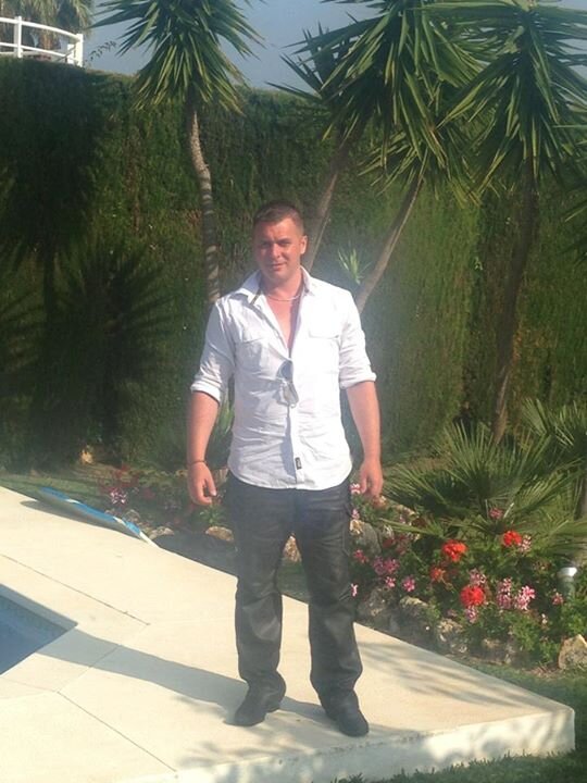 Just wee me 🙂🏴󠁧󠁢󠁳󠁣󠁴󠁿 when not in Scotland in Marbella 🌞⛱

https://t.co/Hh3DVQc2AA