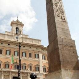 Velina di informazione, provocazione e riflessione politica.