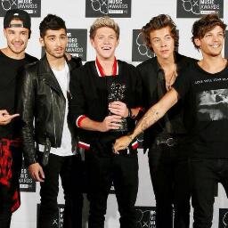 myidols1D_1D's profile picture. i one direction sono come un libro. tutti li giudicano dalla copertina, ma nessuno si ferma a leggere la loro storia. i'm a directioner ♥ ♥