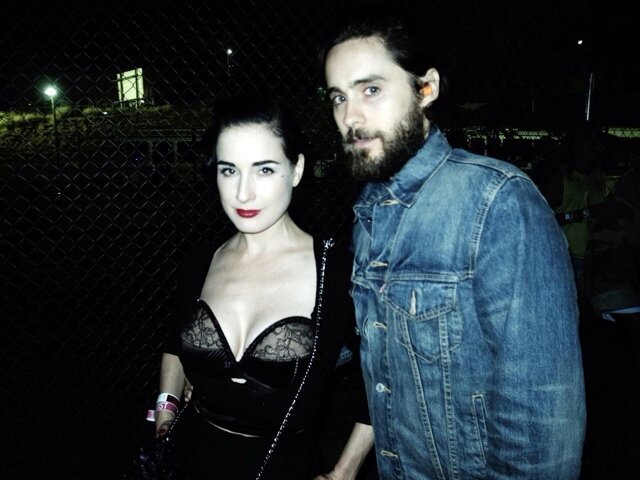 Dita is my kitten. I'll wrap my hands around your neck so tight with love, love.