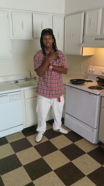 Im that nigga they call Snoop! click that [Follow] button to see what i be on #teamLeo #teamLakers #team901