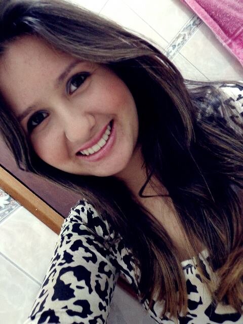 Se o mundo é mesmo parecido com o que vejo, prefiro acreditar no mundo do meu jeito! Facebook : http://t.co/9z53MgnVPt…
