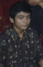 janganlah kamu kaum muslimin saling membenci. kita semua saudara . sayangilah satu sama lain .