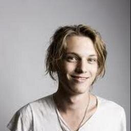 Single pringle i love @cassieclare series!!! my faves @Jamiebower and @RobMSheehan