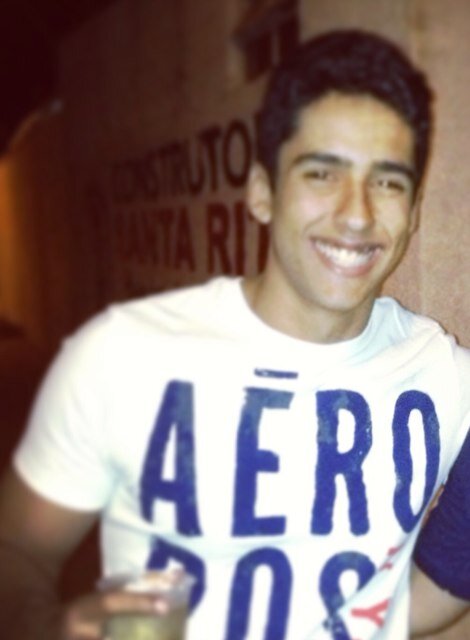 dono de oficina,aspirante de poker pro,entregador de feira,futuro médico e organizador de rinha de galo nas horas vagas Snap : Gusttavo1017