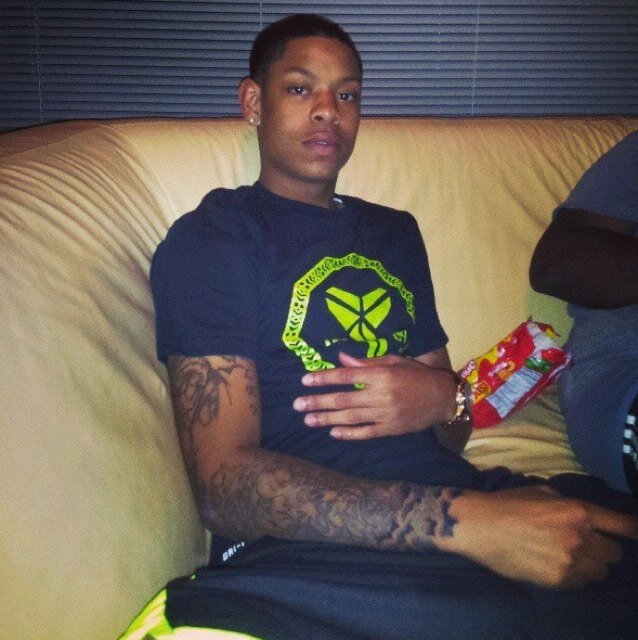 follow me on ig PLAYZNOGAMES ND kik itztjay